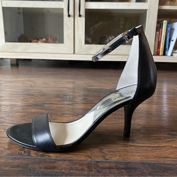 Michael Kors Womens Kristen Mid Ankle Strap Heels - Picture 10 of 11